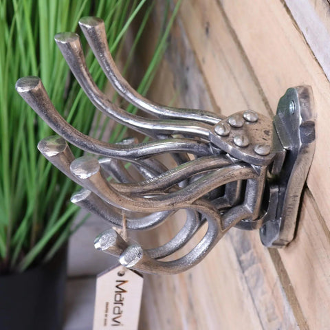 Industrial-style metallic kesda captains swivel hooks with five curved hand-forged hooks and vintage rustic finish