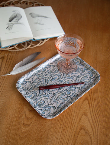 Rectangular kumo clouds tray with a white base and blue cloud pattern featuring a glossy finish