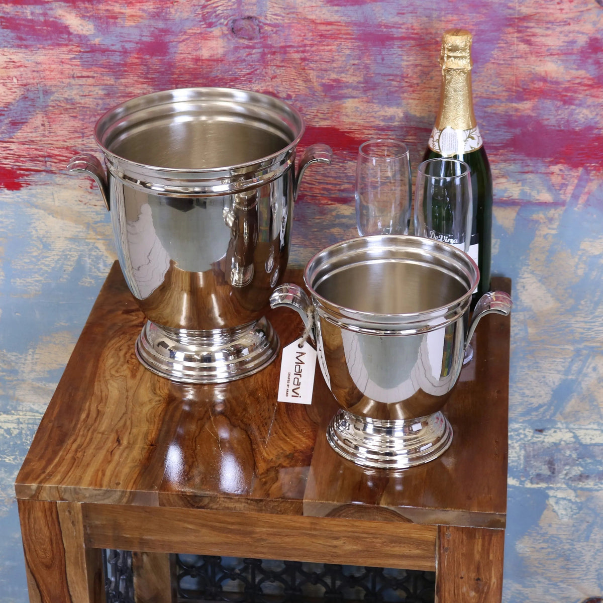 Shiny silver-plated lehal champagne bucket ice bucket set with two handles and fluted base for chilling drinks