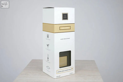 White and gold luxury square diffuser rosa blanco with minimalist design and transparent window showing glass container