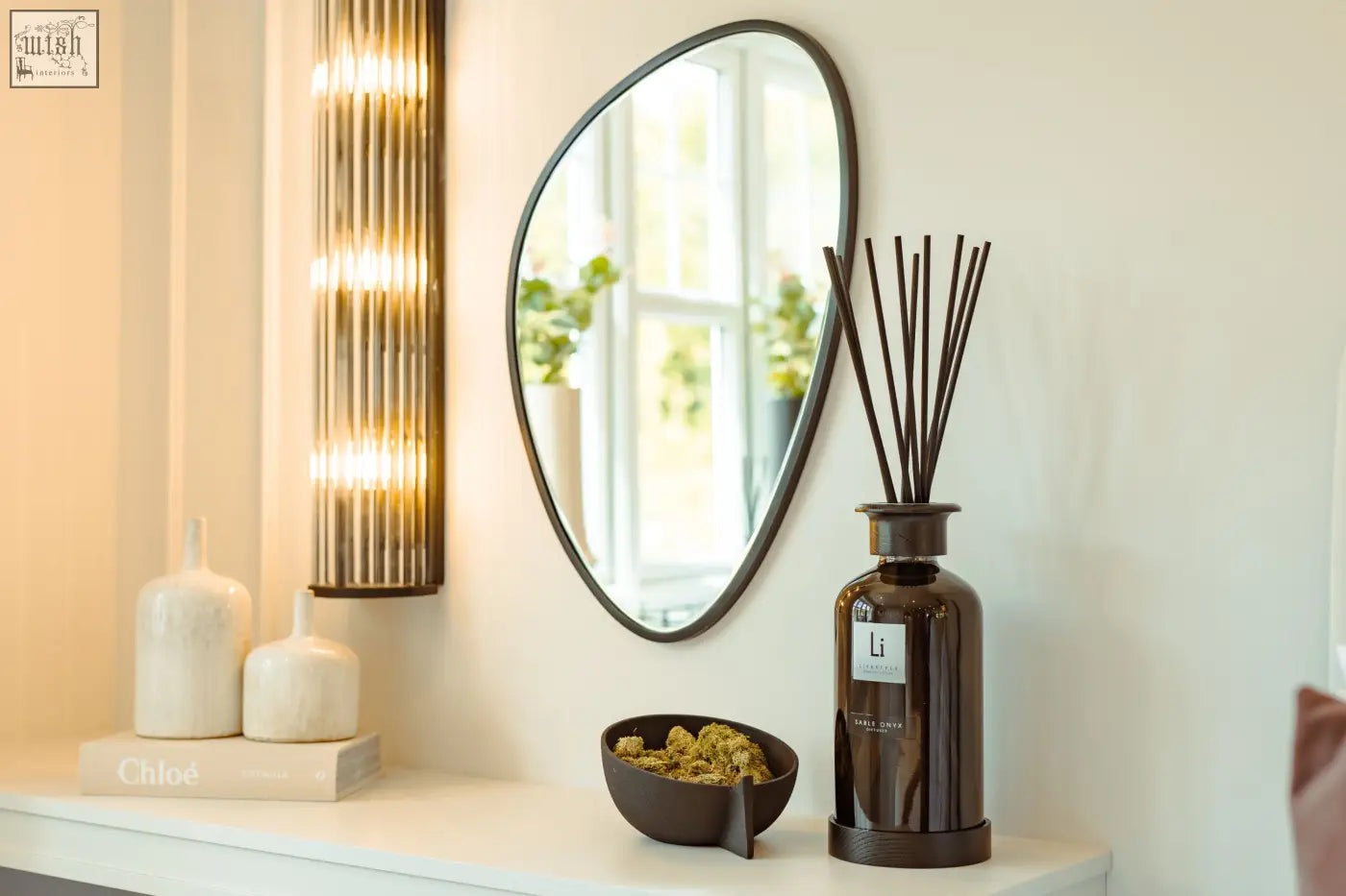 Dark brown glass luxury xxl room diffuser sable onyx with sleek cylindrical body and black reeds inside