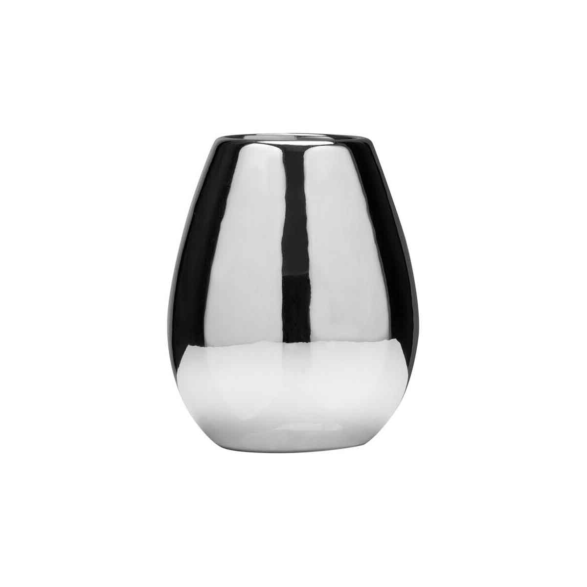 A sleek teardrop shaped magpie tumbler with reflective chrome finish and subtle vertical ridges in silver