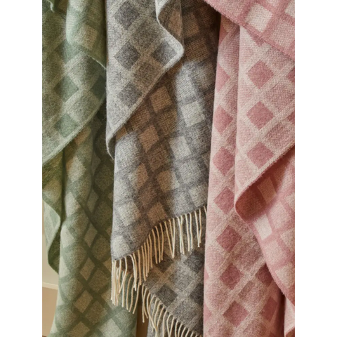 Manhattan Pure New Wool Throws - Throws & Blankets