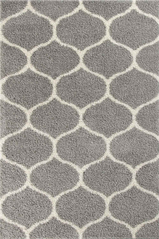 Moroccan grey shaggy rug with soft plush texture and elegant off-white quatrefoil geometric pattern