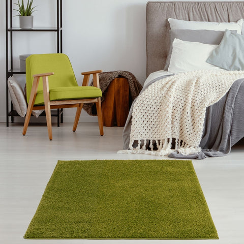 Myshaggy solid green rug with vibrant color and plush 30mm pile rectangular shaggy texture perfect for cozy spaces