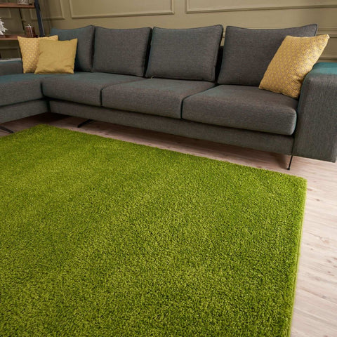 Myshaggy solid green rug with vibrant green color and plush 30mm pile offers a cozy shaggy texture