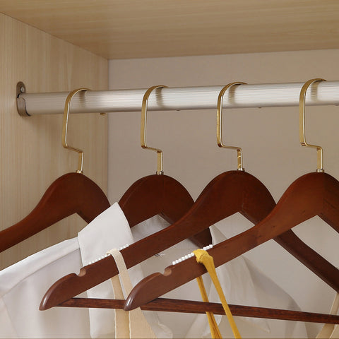 HOMCOM Open Wardrobe on Wheels, Bedroom Wardrobe with Clothes Hanging Rail, 3 Storage Shelves, Mobile Garment Rack for Cloakroom, Hallway, Maple Wood-Effect