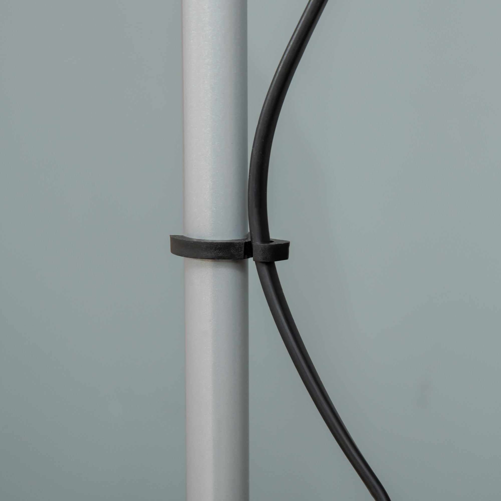 HOMCOM Modern Floor Lamp, Uplighter 2-Light Tall Standing Lamp with Adjustable Heads,  for Living Room, Bedroom, Office