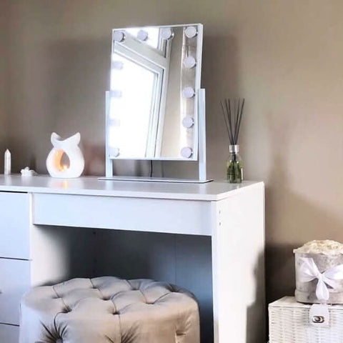 Silver-framed hollywood mirror 47x37cm with circular lights perfect for glam makeup and dressing areas