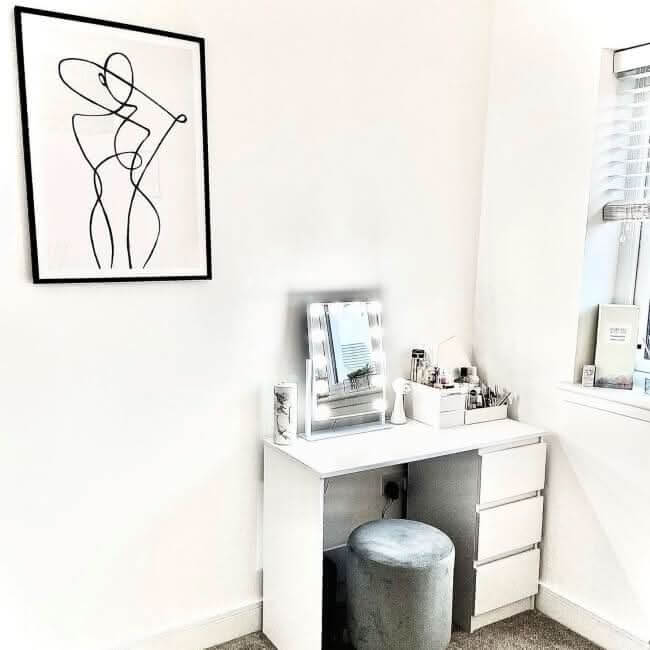 White vanity table with four drawers and built-in frame hollywood mirror 47x37cm perfect for glam makeup setup