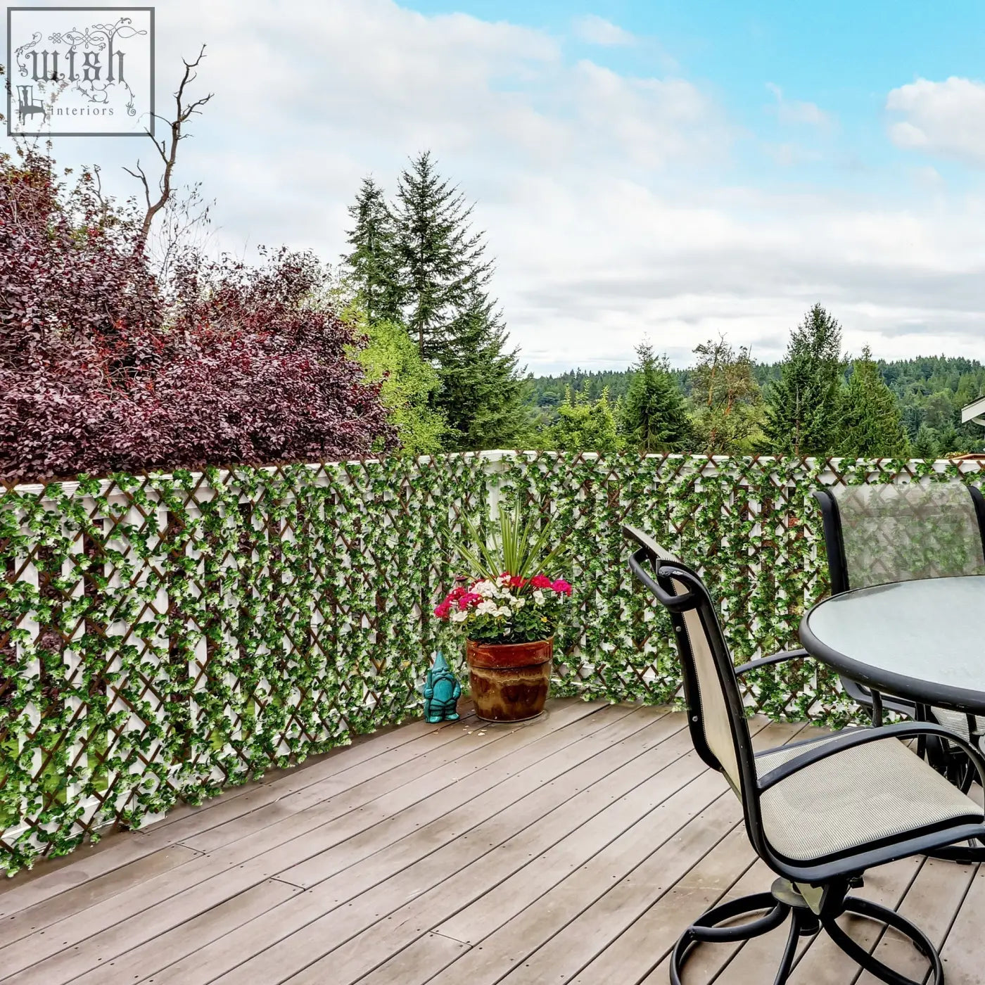 Green ivy-covered outsunny 2pc expanding garden trellis with plastic frame and artificial hedge for 2 square meters privacy wall