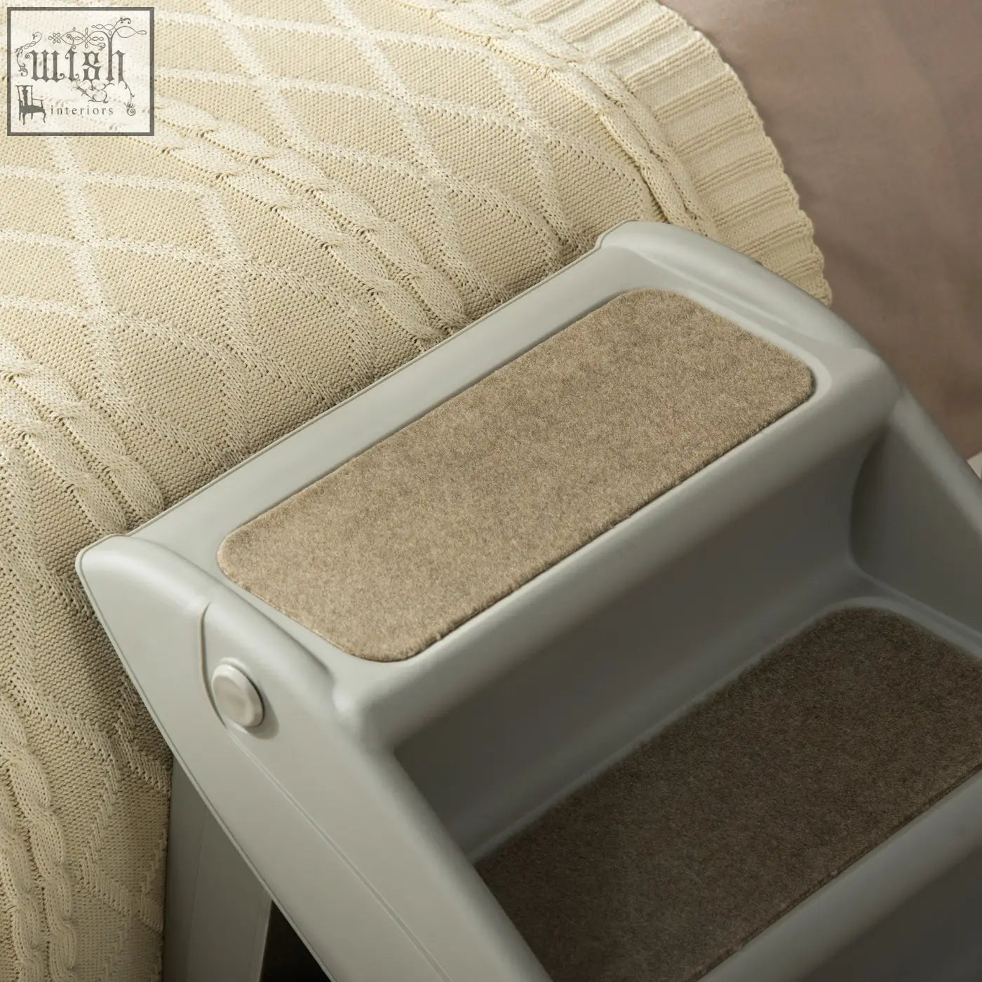 Beige plastic pawhut foldable pet stairs with carpeted steps and non-slip feet for cats and small dogs