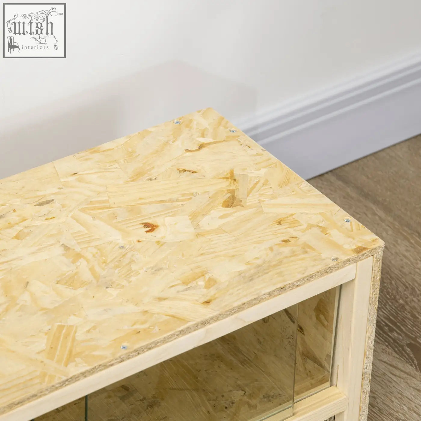 Pawhut reptile terrarium with breathable mesh panels features a light wooden side table with osb top and glass shelf
