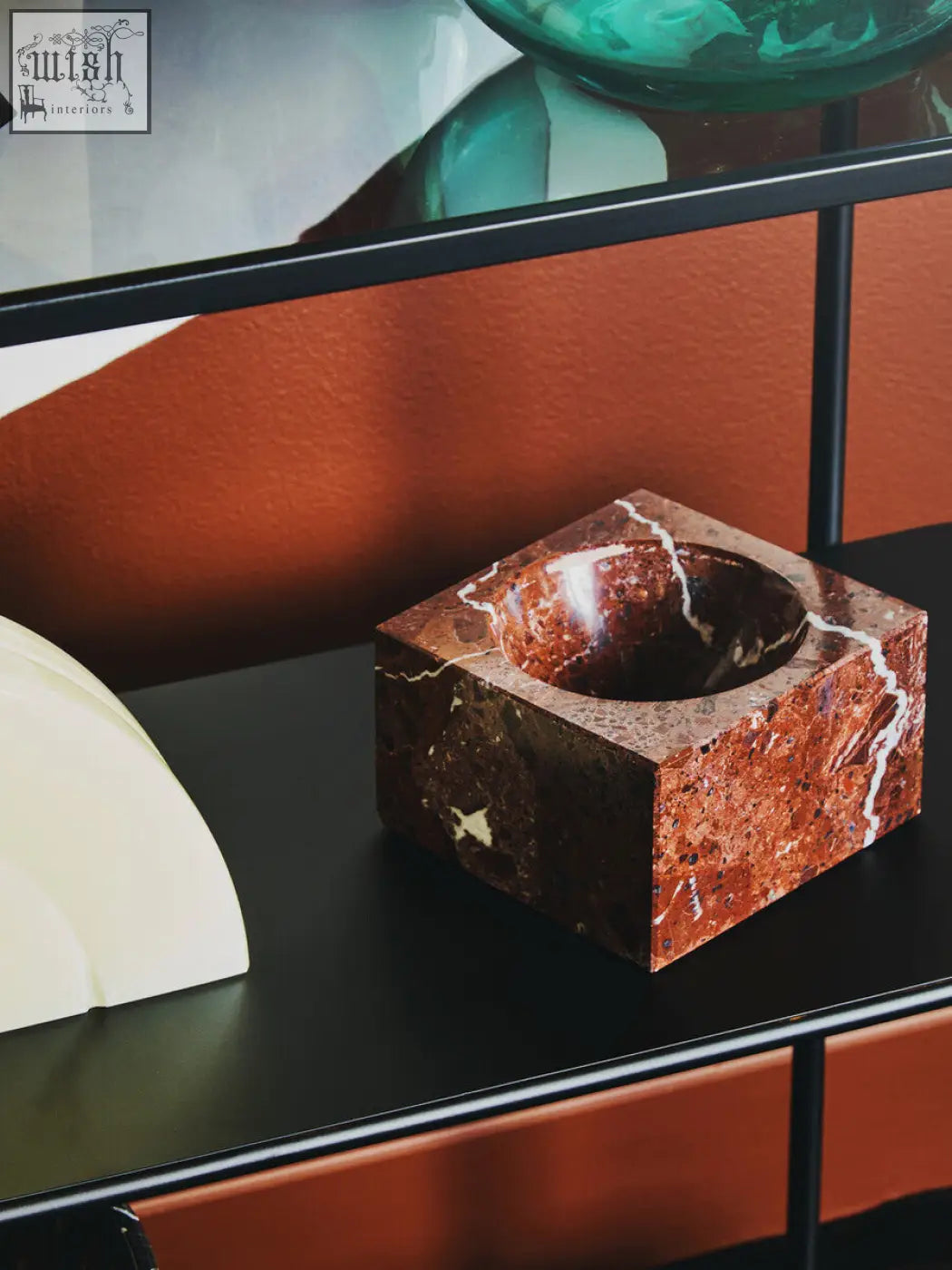 Salmo square red marble ashtray with a square shape, reddish brown color, white veining, and central circular depression