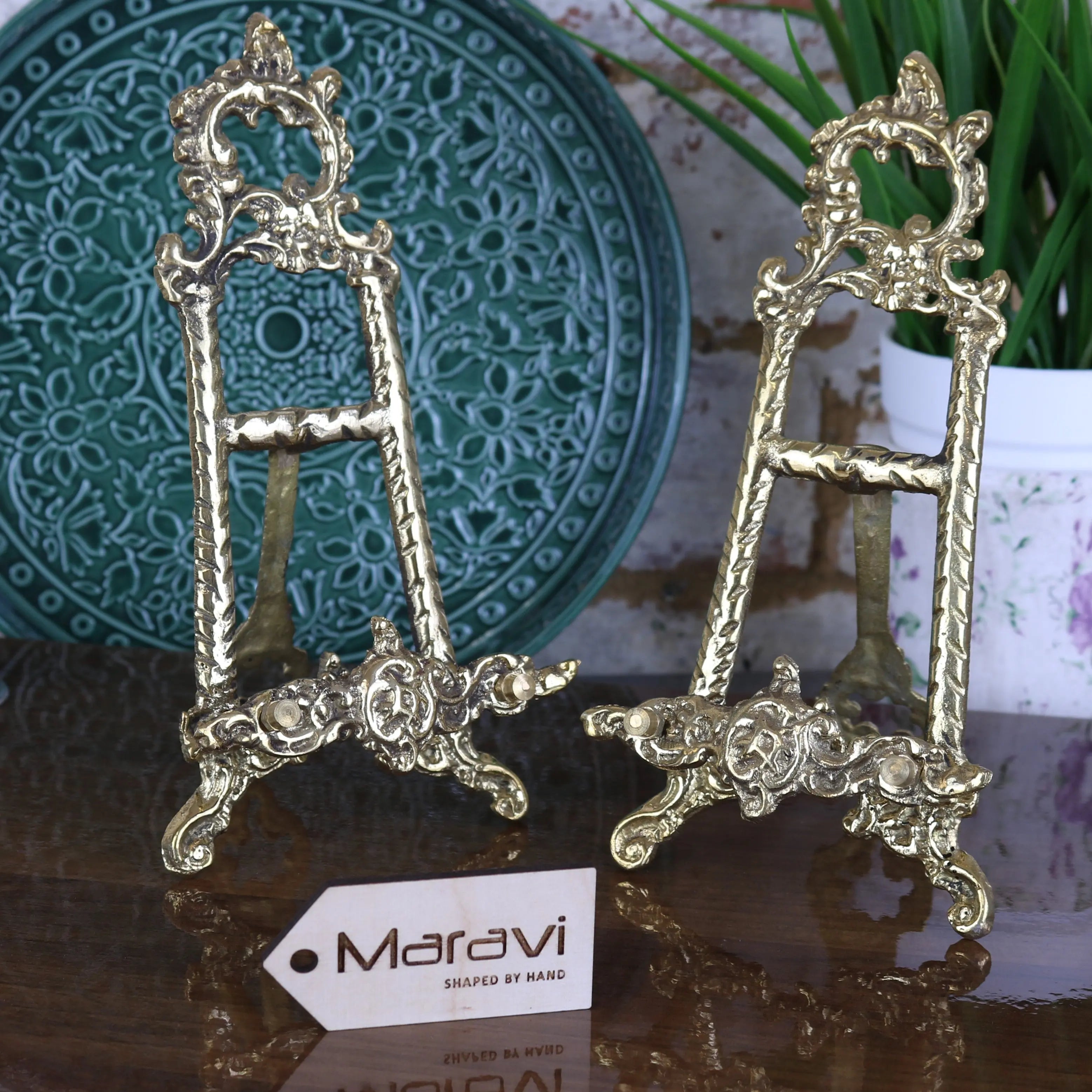 Pair of ornate gold-toned brass easels with scrollwork decorative feet saramati 20cm brass easel set of 2