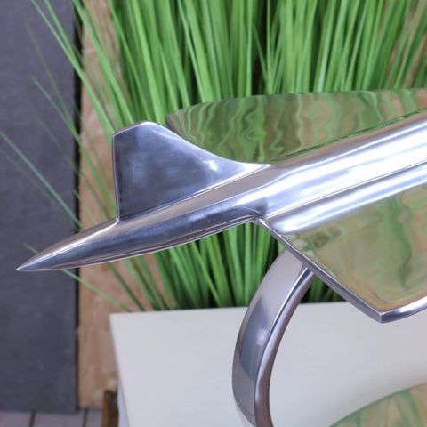 Shiny silver saran concorde model 71cm with sleek aerodynamic design and reflective metallic finish