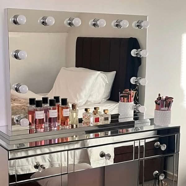 Silver-framed scarlett large hollywood mirror 100x70cm with round bulb lights perfect for makeup and dressing room
