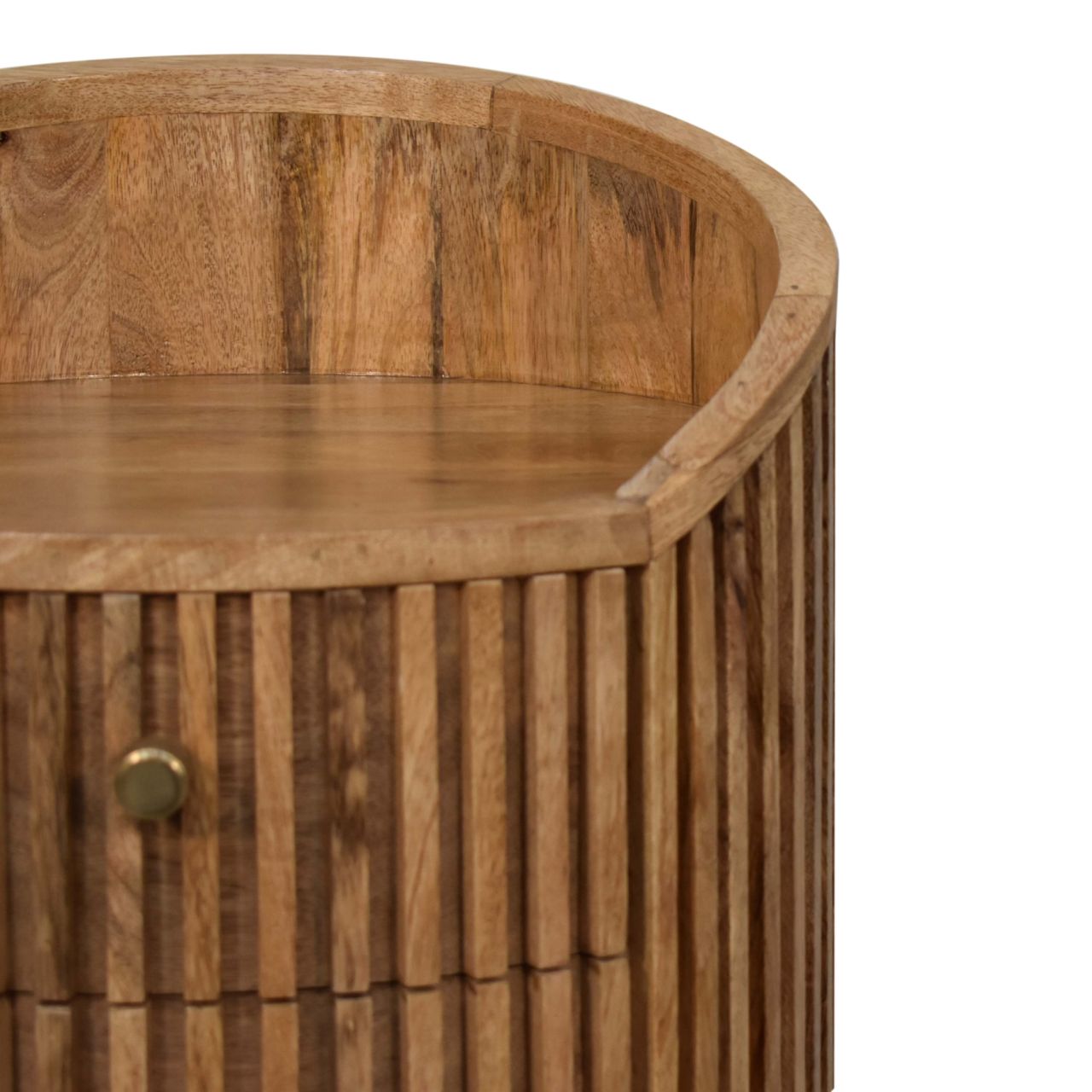 Cylindrical soba bedside table made of solid mango wood with vertical slats and a natural oak finish