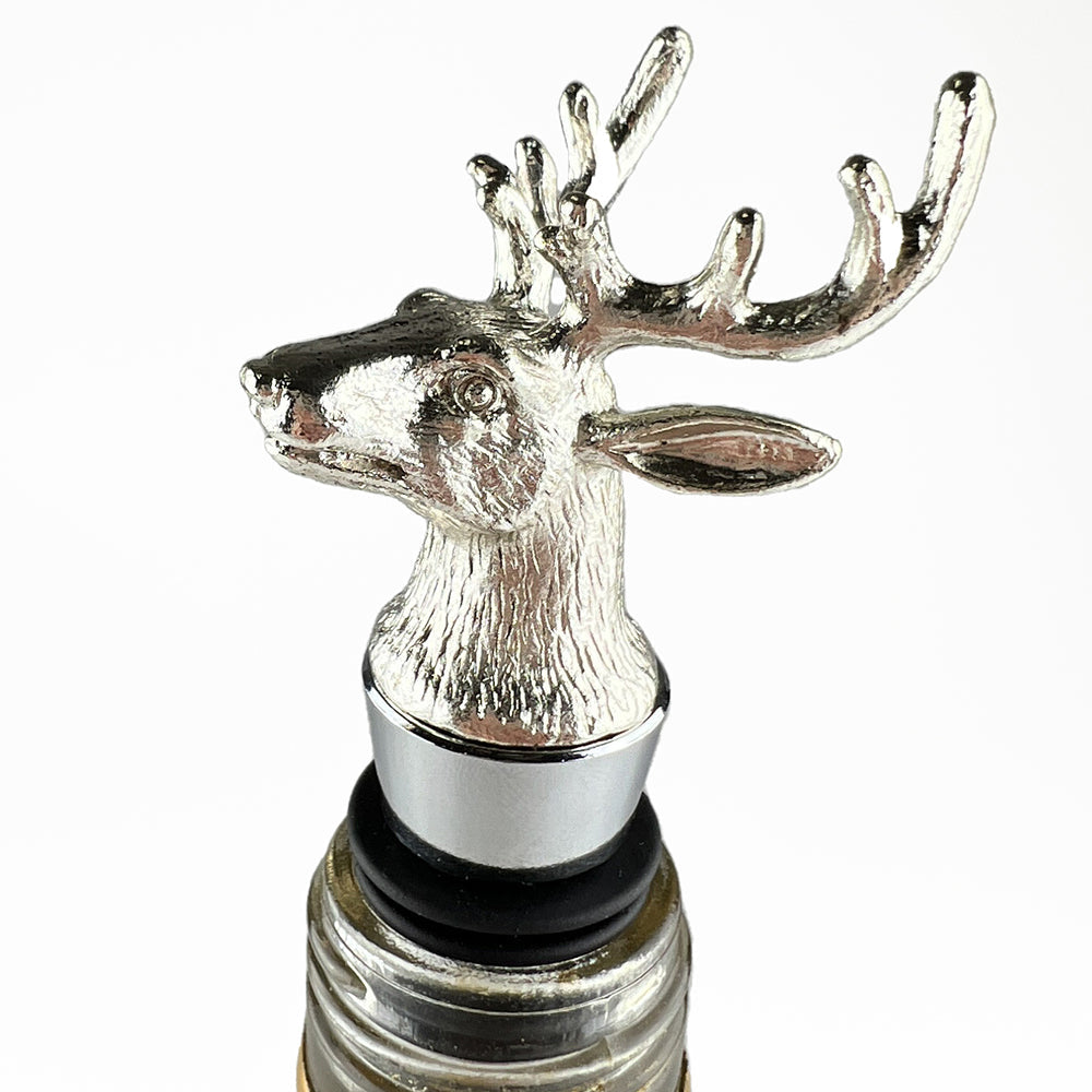 Silver deer-shaped bottle stopper with detailed antlers and textured fur perfect for a stylish gift box accessory