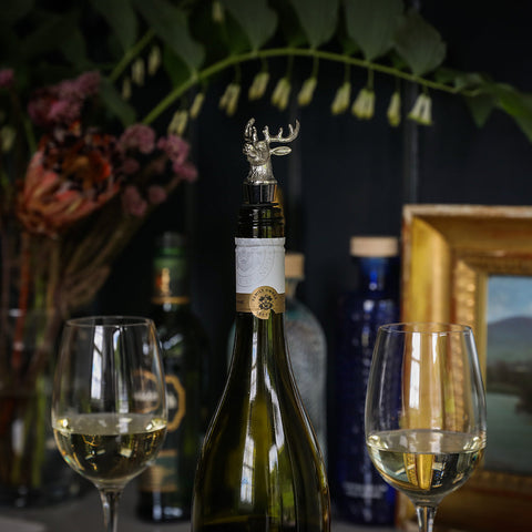 Silver deer-shaped metal bottle stopper perfect for gifting comes with a sleek gift box for stag lovers