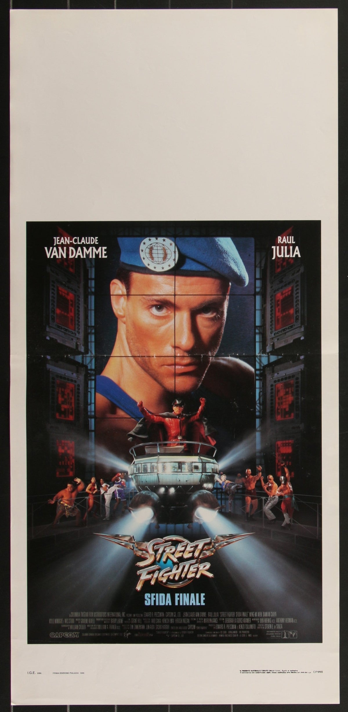 Striking italian locandina movie poster for street fighter 1994 featuring jean-claude van damme in red and blue against industrial backdrop