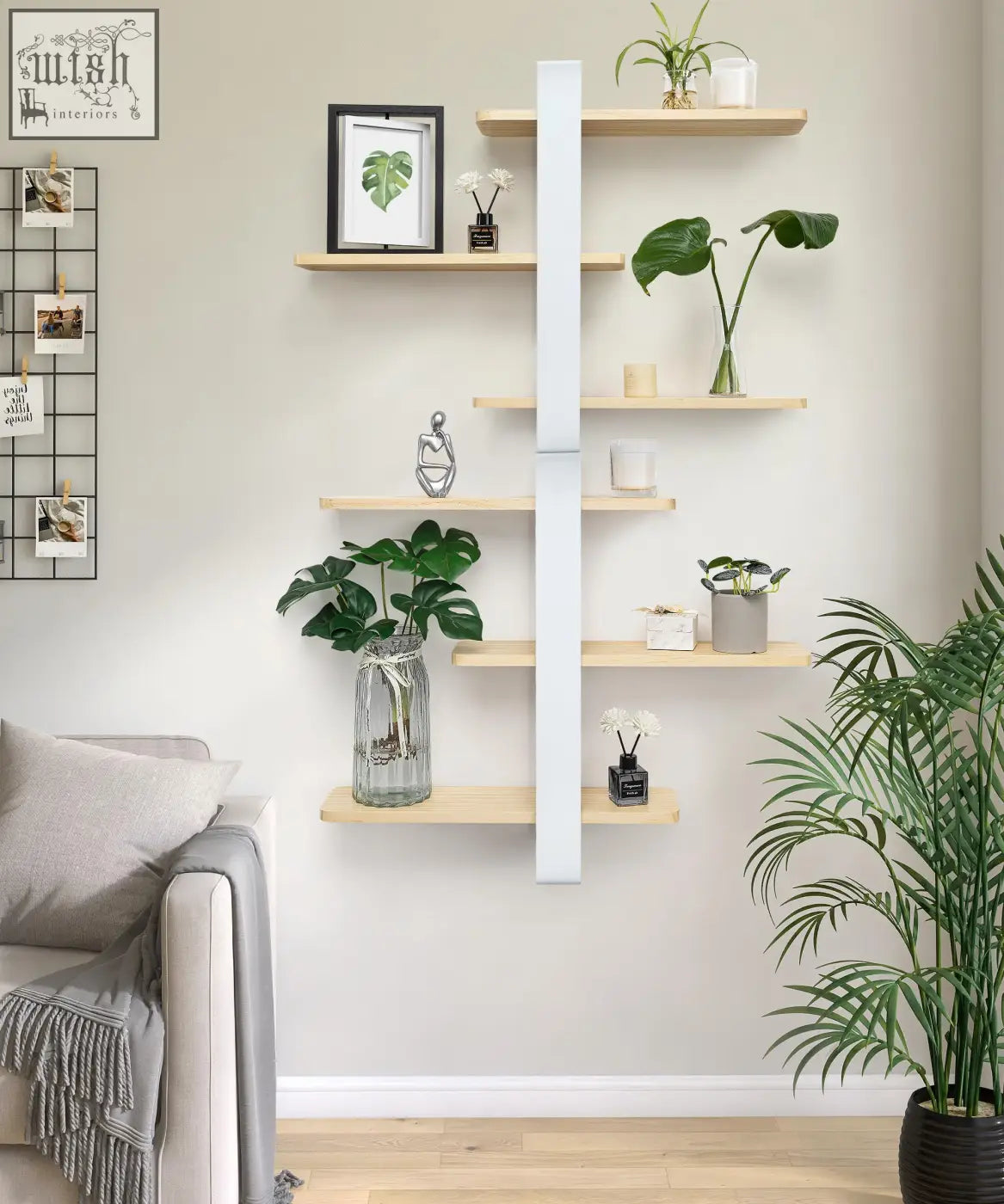 Modern minimalist sumgar floating shelves with light pine wood and white supports for living room wall decor