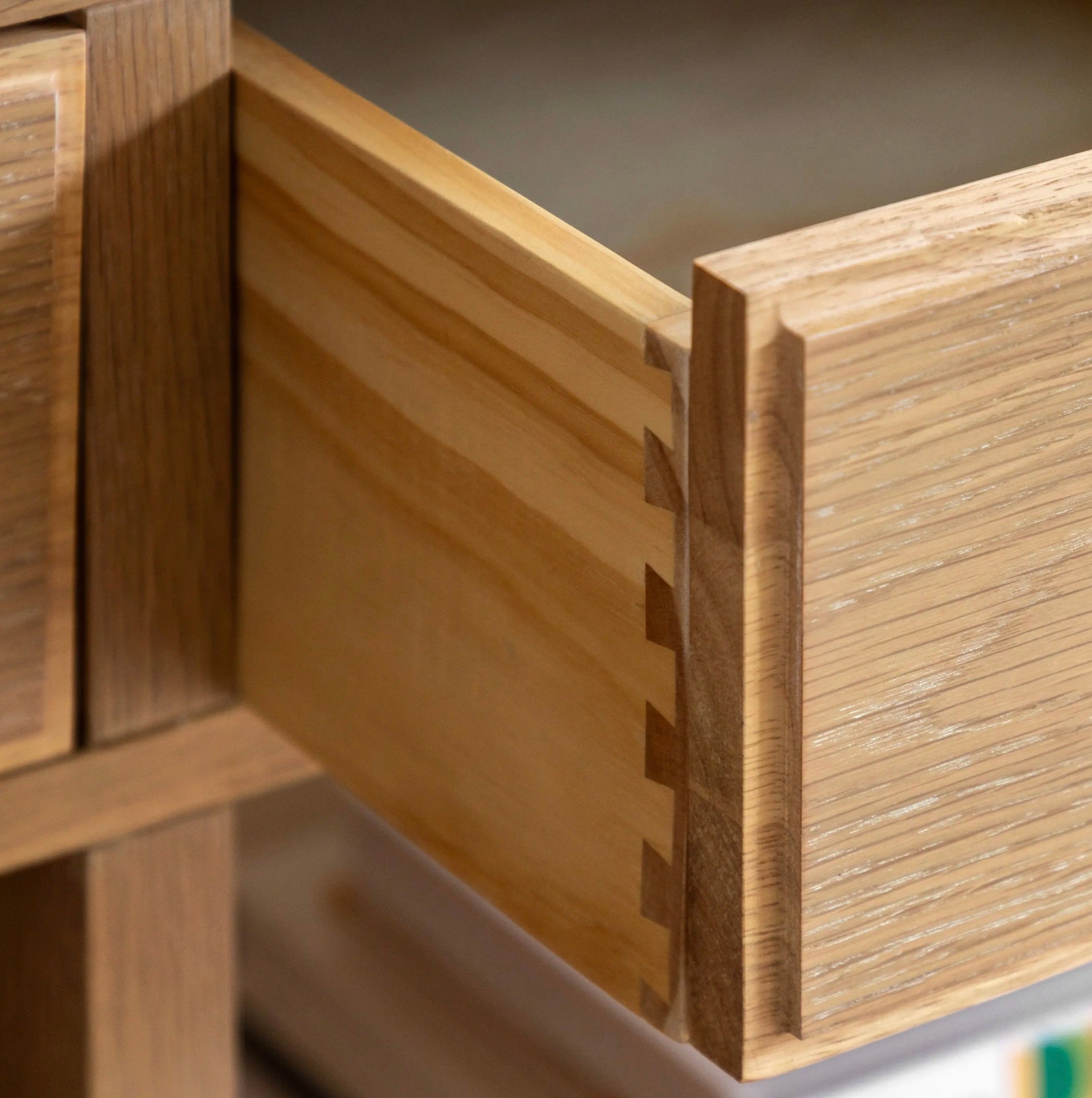 Light oak wood drawer with visible dovetail joint for the england kitchen island unit d650 x h237mm