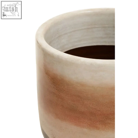 Tierra earthenware planter with smooth gradient in light beige to warm terracotta natural earthenware planter