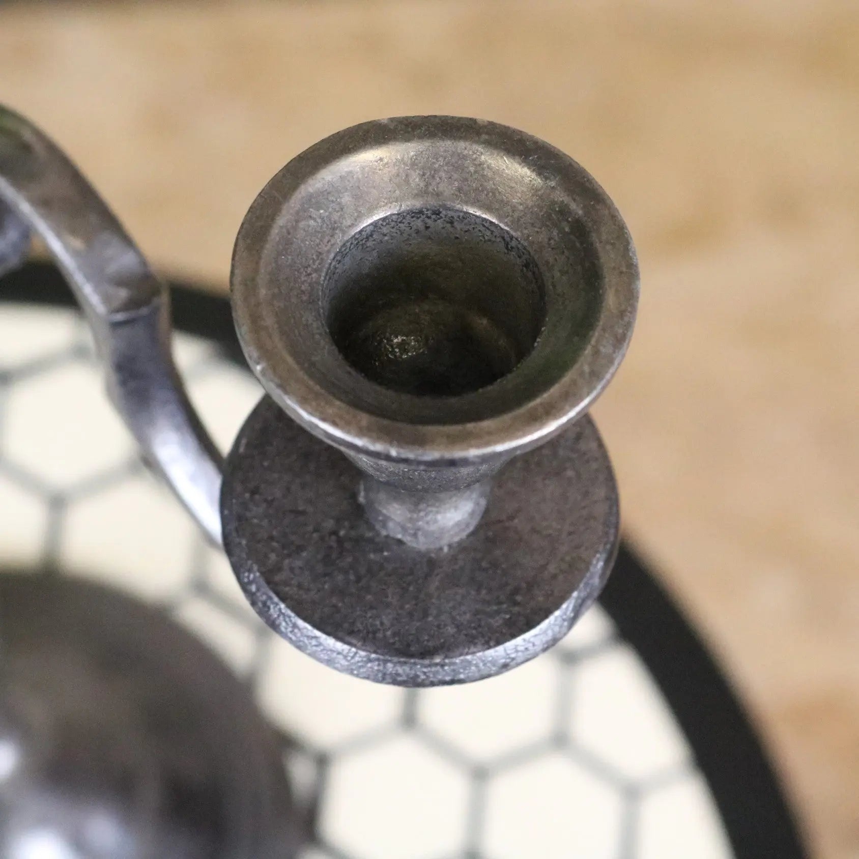 Antique-style veeha candelabra centerpiece 5 candle holder in gunmetal silver with black metal and flared top design