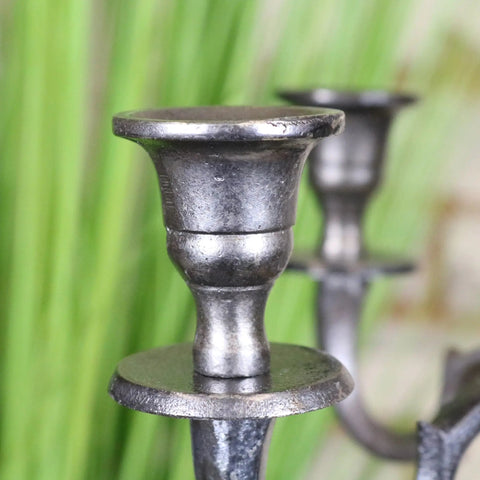 Antique-style veeha candelabra centerpiece 5 candle holder in gunmetal silver with fluted textured black metal design