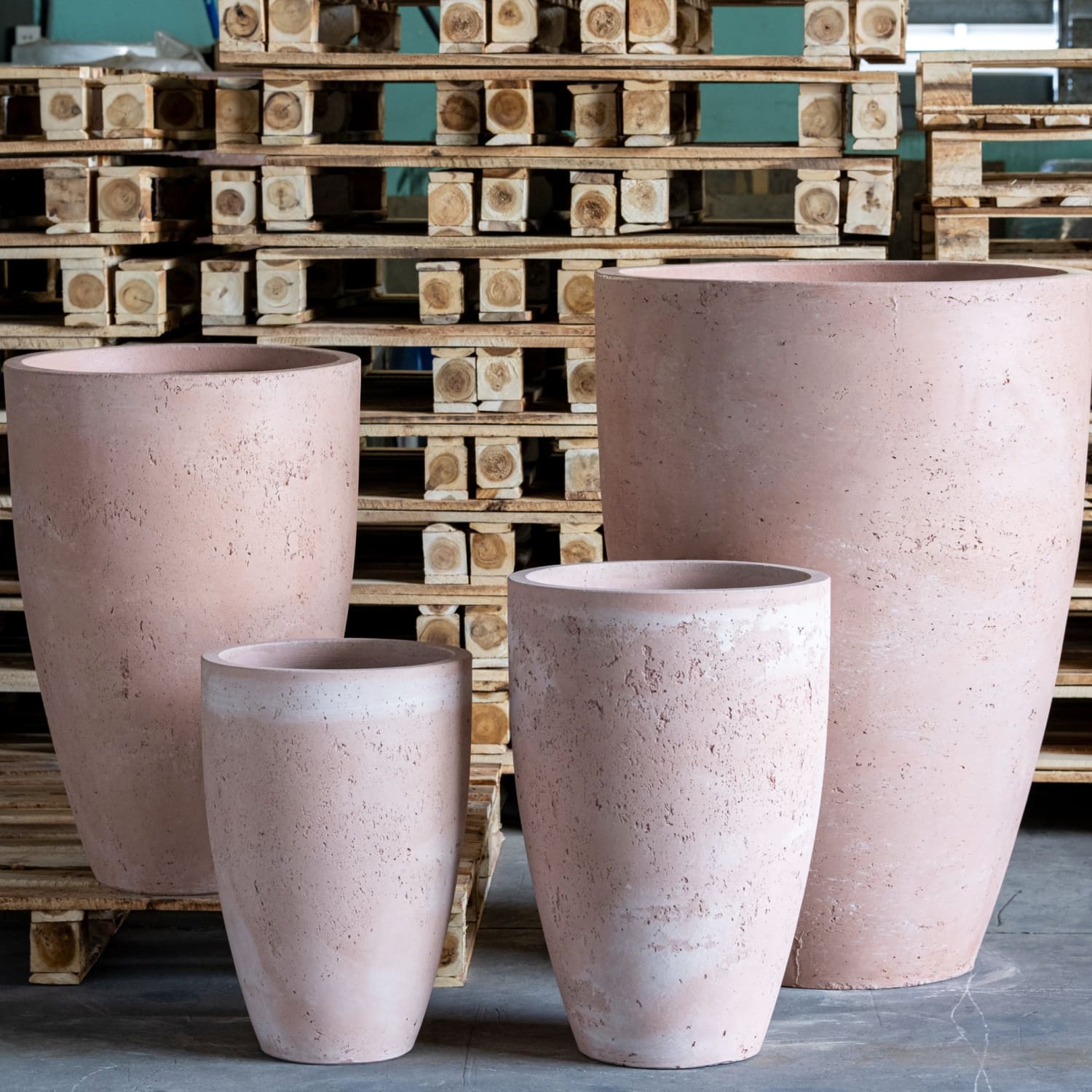 Vessara | Blushstone – 62cm Extra Large Tall Concrete Planter – 32L Decorative Vase Pot