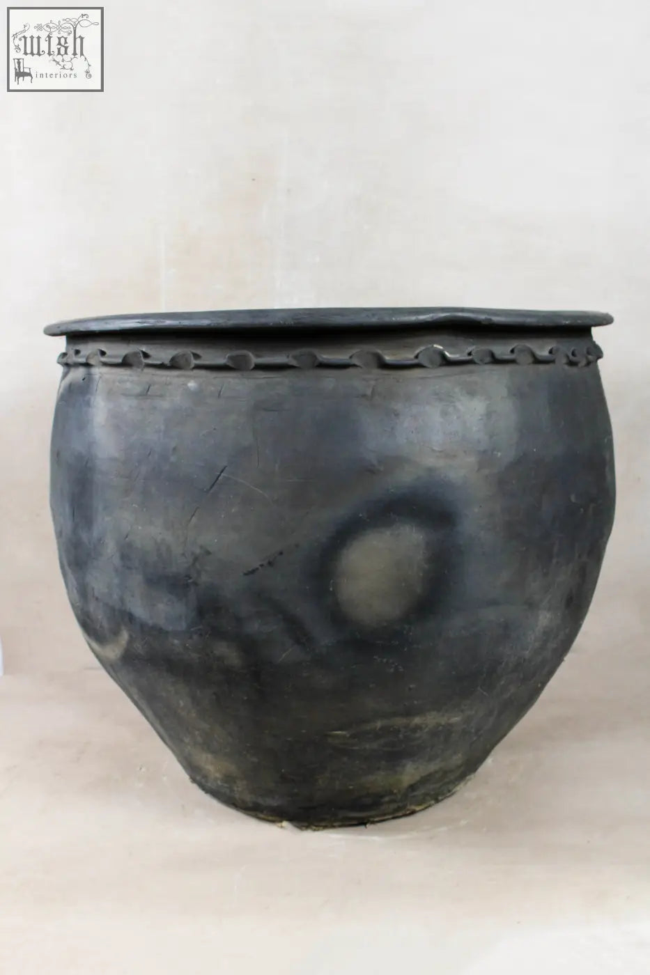 Vintage dark pot xl no 6 featuring a matte finish and beaded rim detail in vintage grey earthenware style