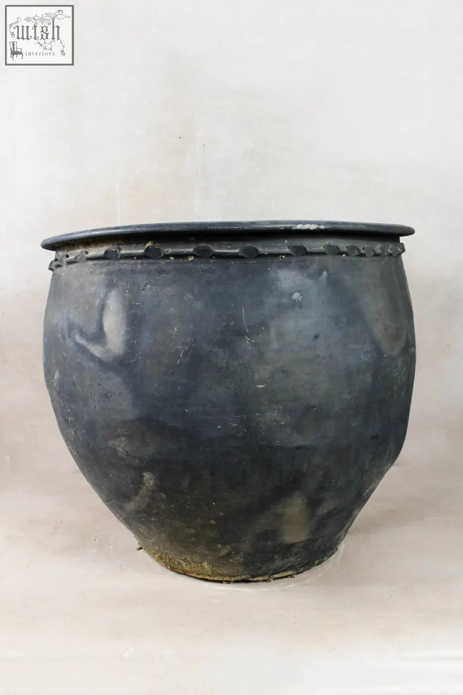 Vintage dark pot xl nº 6 in weathered black ceramic with raised rim and bead detailing vintage grey earthenware pot