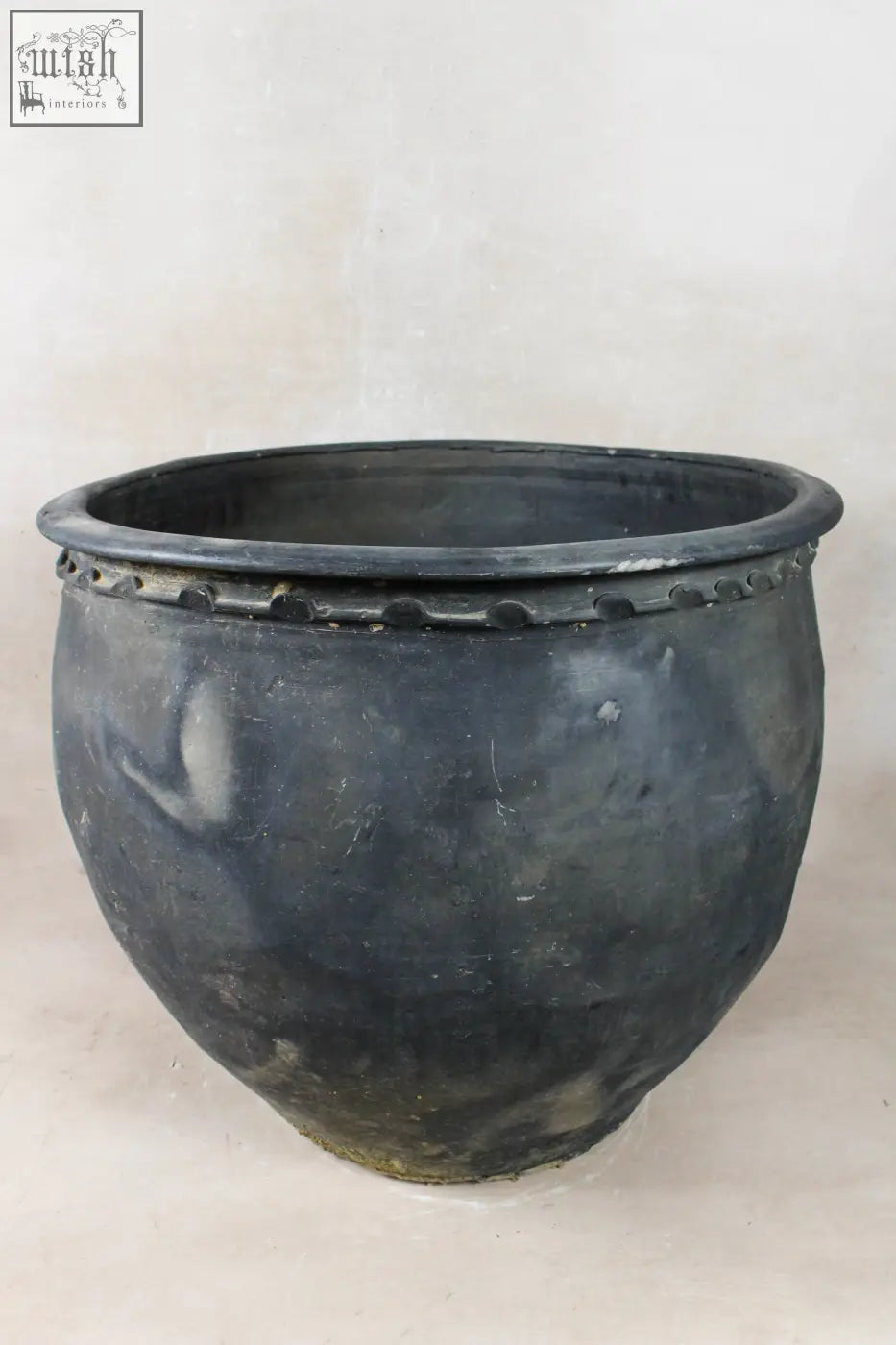 Vintage dark pot xl nº 6 black ceramic planter with rounded body and beaded rim showing subtle surface wear