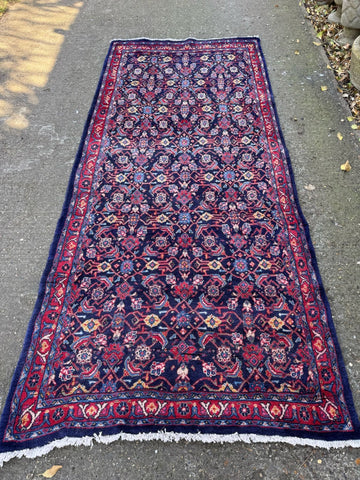 Vintage handmade wool rug arak sourak sarough with burgundy and navy blue floral geometric patterns 300cm x 133cm