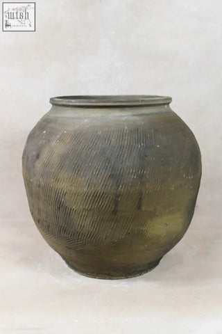 A vintage textured grey ceramic jar with fine diagonal ridges and a slightly raised rim vintage textured grey pot vt19