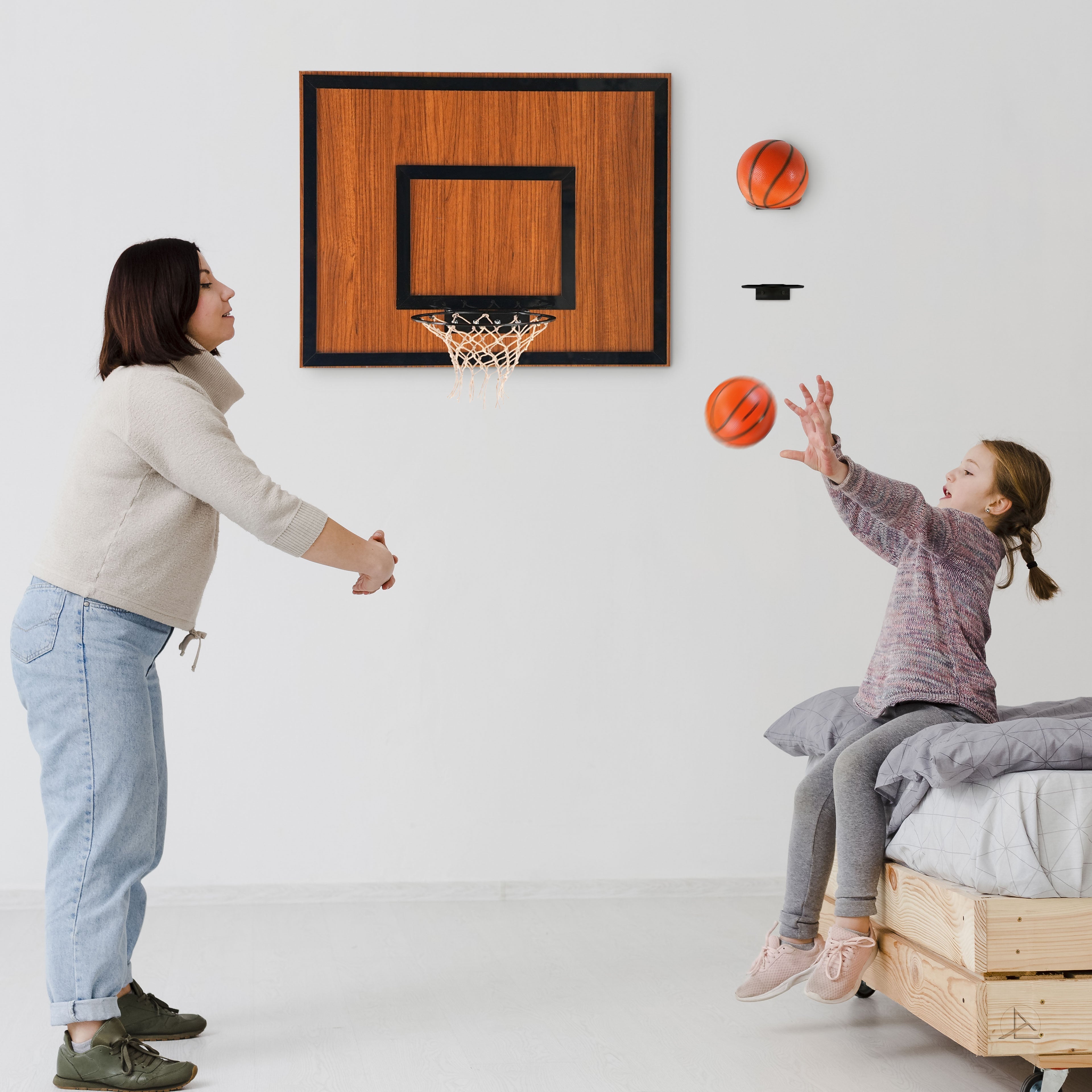 Wooden single hoop walnut with black rim and net wall-mounted basketball hoop made of walnut wood
