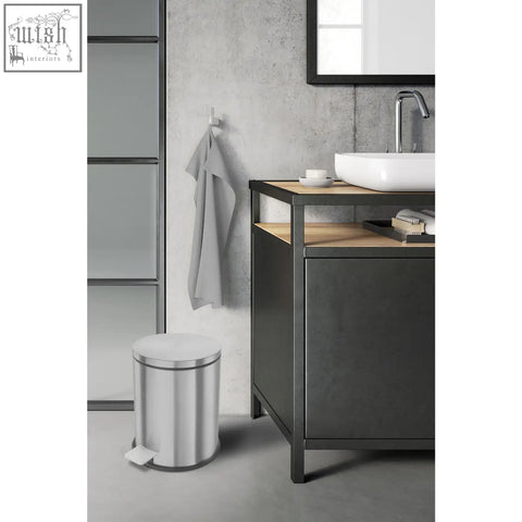 Silver stainless steel pedal bin with foot pedal and lid ideal for small spaces vasca pedal bin 3 ltr capacity